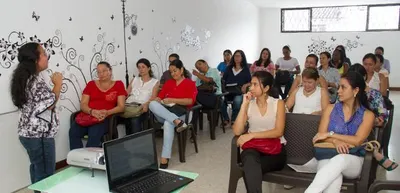 Profesionales de apoyo llegan a las aulas de clases