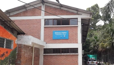 Biblioteca Pública Francisco J. Ruiz