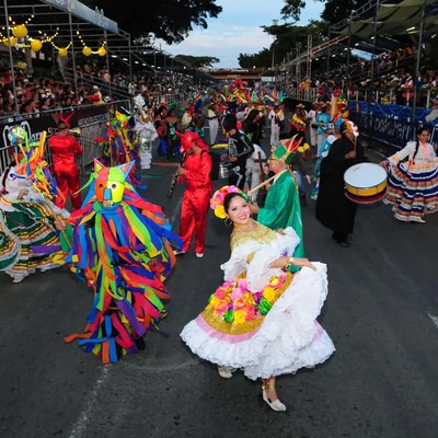 Arte, cultura y tradición: Cesar Ojeda y su historia en el Desfile del Cali Viejo
