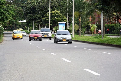CARRERA 66 ENTRE CALLES 1ª y 25 MEJORA SU CARA Y SU MOVILIDAD