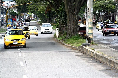 INFRAESTRUCTURA INTERVIENE CARRERA 44 ENTRE CALLES 1 Y 25