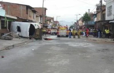 DOS VÍCTIMAS FATALES Y 25 HERIDOS, ES EL SALDO DEL TRÁGICO ACCIDENTE DE LA BUSETA DE TRANS PANCE