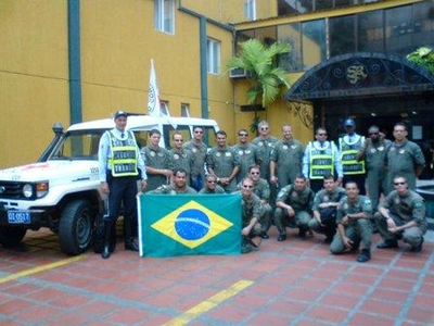 AGENTES DE TRÁNSITO ACOMPAÑAN COMISIÓN INTERNACIONAL DE LA CRUZ ROJA EN CALI