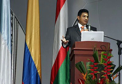 “NO SE DEBE TRASLADAR A LA ADMINISTRACIÓN MUNICIPAL LA IRRESPONSABILIDAD DEL CONSTRUCTOR”: JORGE IVÁN OSPINA