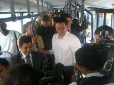 ALCALDE Y PRESIDENTE DE METROCALI SOCIALIZAN EL MIO