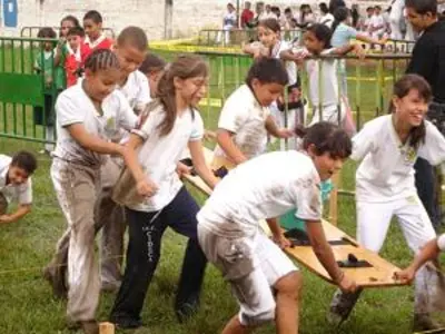 NIÑOS DE CALI PREPARADOS PARA EMERGENCIAS EN SEGURIDAD ESCOLAR