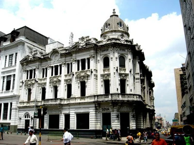 A DEVOLVERLE EL ESPLENDOR AL EDIFICIO OTERO