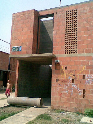 SECRETARÍA DE VIVIENDA, AL FRENTE DE LA RECUPERACIÓN DE LAS CASAS DE POTRERO GRANDE QUE FUERON SAQUEADAS