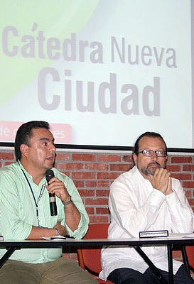 WILLIAM OSPINA SE PENSÓ A CALI Y PUSO A PENSAR SOBRE ELLA EN LA CÁTEDRA DE CIUDAD