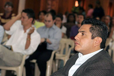RECOMPENSA DE $20 MILLONES A QUIEN INFORME SOBRE ASESINO DE REPRESENTANTE DE COMUNIDAD GAY