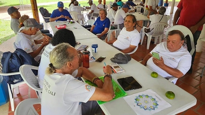 Cali continúa con su ruta de atención integral y entrega de ayudas para proteger a las personas mayores tras el terremoto
