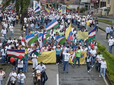 CON EUFORIA, PERSONAL DE SALUD APOYÓ LA MARCHA