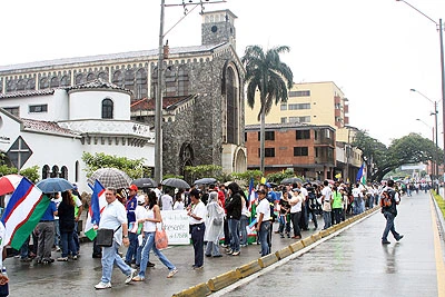 BAJO LA LLUVIA BENDITA, CALI SE HIZO RESPETAR