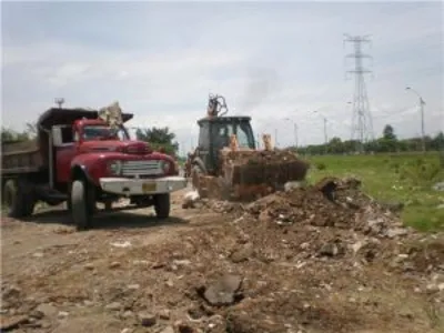 ESCOMBROS DEPOSITADOS EN HUMEDAL LAS ORQUIDEAS FUERON EVACUADOS POR EL DAGMA 