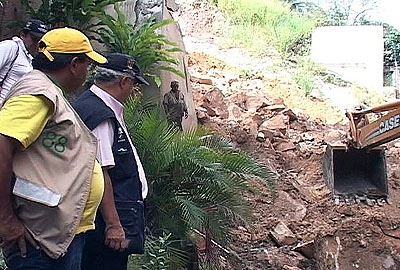 SECRETARÍA DE INFRAESTRUCTURA REMUEVE ESCOMBROS DE EDIFICIO MONTEROSA EN JUANAMBÚ 
