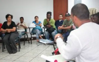 JÓVENES CALEÑOS CONVERSARON SOBRE EL MIO