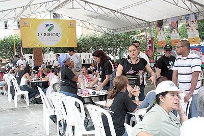 ADMINISTRACIÓN MUNICIPAL ESCUCHA Y DA RESPUESTAS A LOS HABITANTES DE LA COMUNA 2