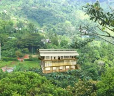 PARTICIPACIÓN DE LA EMRU EN LA RENOVACIÓN DE CENTROS CULTURALES EN LAS COMUNAS DE CALI