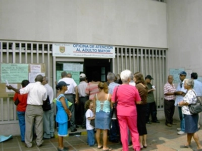 DESCENTRALIZAN ATENCIÓN AL ADULTO MAYOR