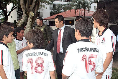Estrellas del fútbol se preparan para recibir a dos mil niños y jóvenes caleños en 25 escuelas  