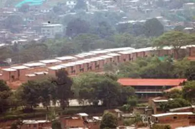 “No hay vivienda para quienes invaden territorios”: Jorge Iván Ospina