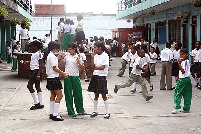 LOS NIÑOS DE SANTA HELENA SE LA JUGARON POR MEJORAR SU PROPIO ENTORNO