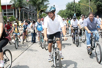 CERCA DE 200 MIL CALEÑOS SE ‘LEVANTARON’ A VIVIR LA NUEVA CICLOVIDA “CALI, UN NUEVO LATIR”