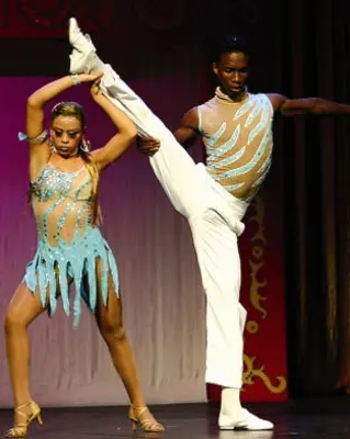 Primer Taller de salsa 'Aero rumba'