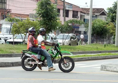 Funcionario de Tránsito frustra robo de motocicleta