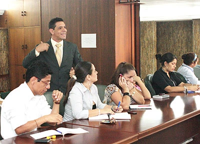 Capacitan a los comunicadores de  la  Administración  