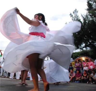 Con Total éxito se realizo el Lanzamiento XV Festival Internacional de Danzas Folclóricas Mercedes Montaño en el Parque Artesanal Loma de la Cruz