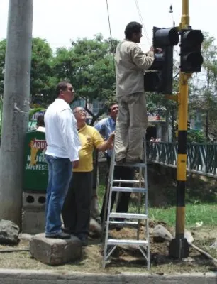 Tránsito entrega señalización y demarcación en El Caney