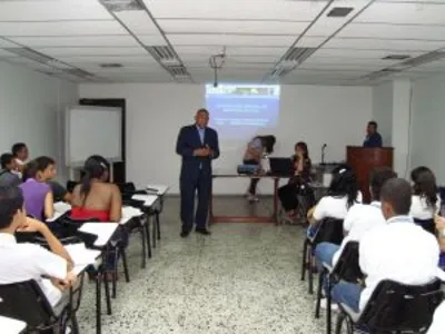 A empoderar a los jóvenes para el control ciudadano