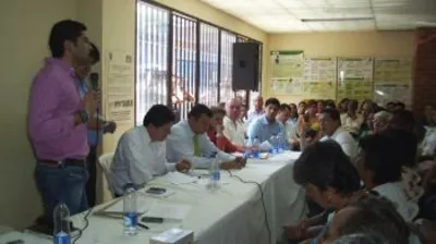 Secretario de Vivienda estuvo en la comuna 1 con la Comisión del Plan del Concejo