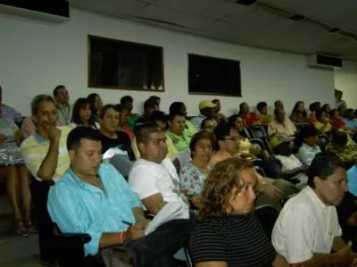 Servidores públicos, a la expectativa 