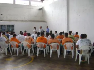 Internos de Villahermosa reciben capacitación para separación en la fuente 