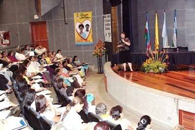 300 jóvenes de Cali en conversatorio étnico