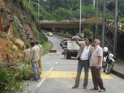 Transitar con precaución por la Avenida Circunvalación, advierte Secretaría de Infraestructura