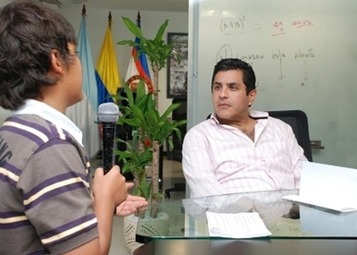 Niños de Cali, someten a interrogatorio al Alcalde Ospina