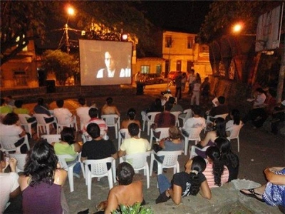 Cine al parque…la perseverancia se proyecta con éxito