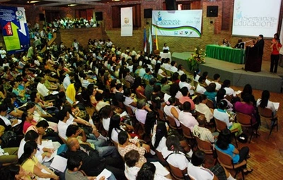 Encuentro de jóvenes para conocer oferta educativa
