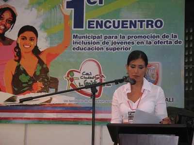 “El futuro de los jóvenes tiene una ruta privilegiada”: Martha Aguirre