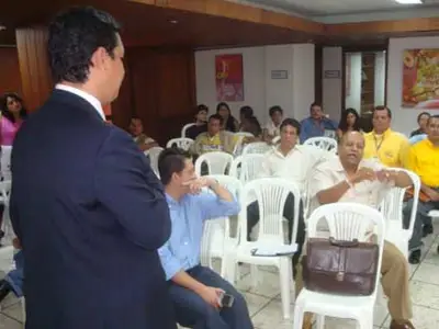 Cali, con Taxistas Cívicos