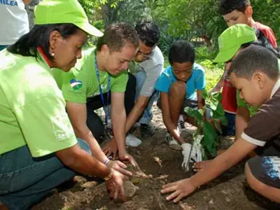 Sembraton en el eco-parque Pisamos