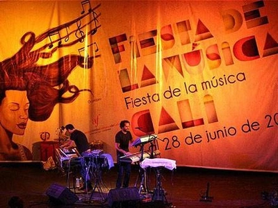 Esta semana “Pégate a la música”