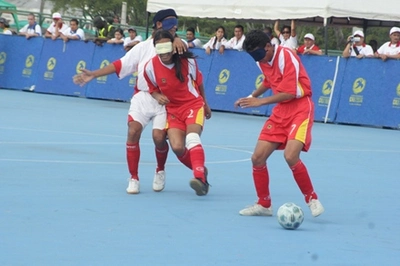 Rueda la pelota sonora en el torneo “Copa signos de luz”