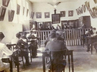 Conversatorio sobre la educación en el periodo republicano