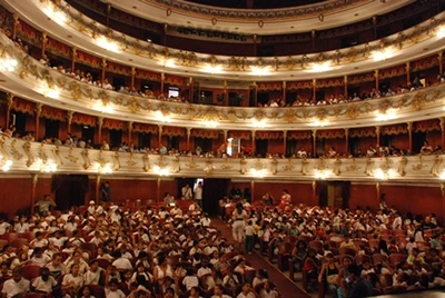 Concierto de gala y obra de teatro en el Municipal