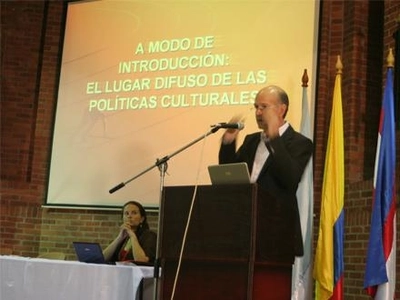 “La ausencia de política cultural no priva de cultura a la sociedad, pero sí de desarrollo cultural”: Martín Hopenhayn
