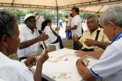 Sábado de fiesta con los adultos mayores